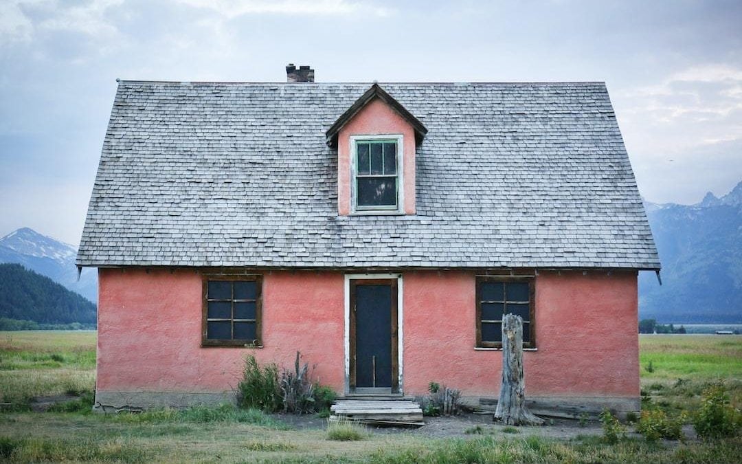 does dark exterior paint fade